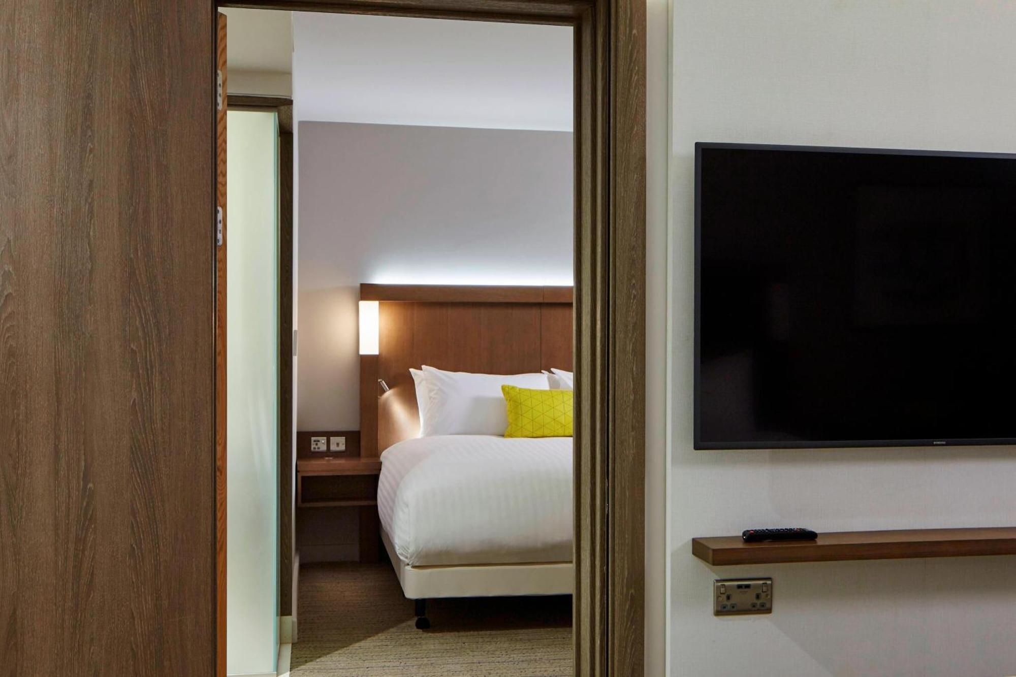 Courtyard By Marriott Oxford South Hotel Abingdon-on-Thames Exterior photo